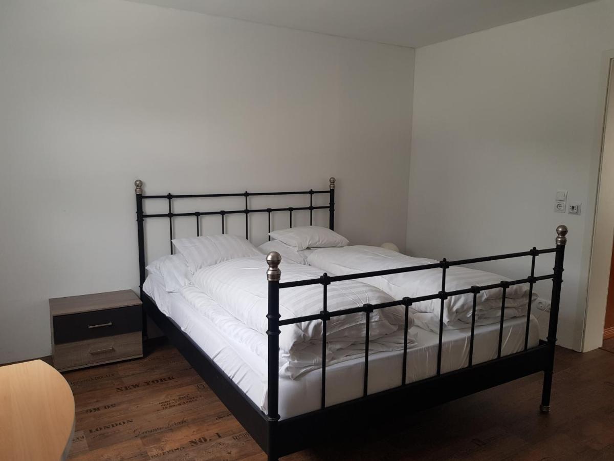 Westerwald Apartments Strassenhaus ภายนอก รูปภาพ