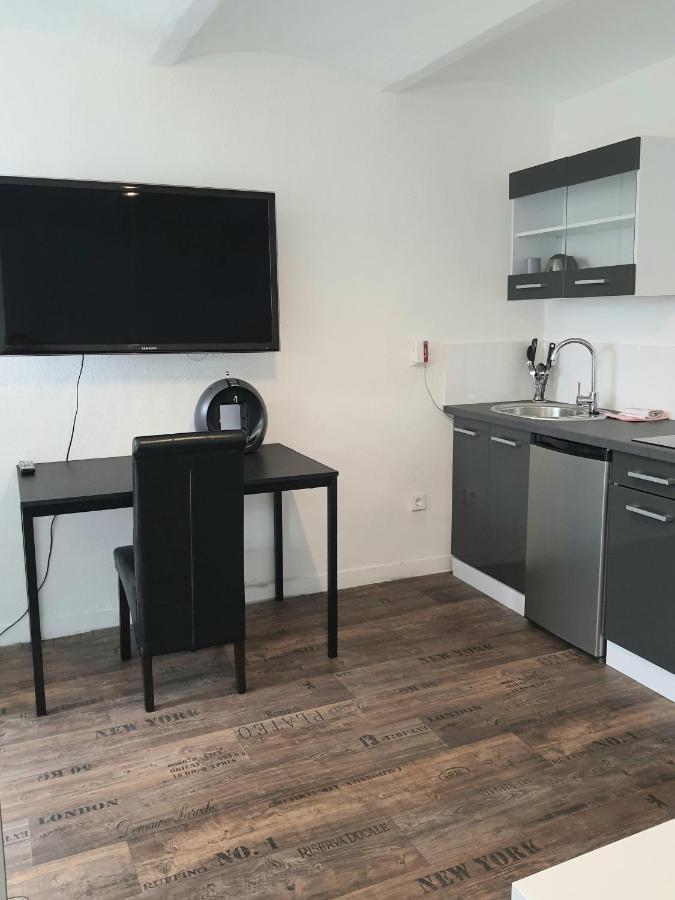 Westerwald Apartments Strassenhaus ภายนอก รูปภาพ