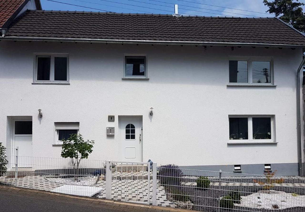 Westerwald Apartments Strassenhaus ภายนอก รูปภาพ